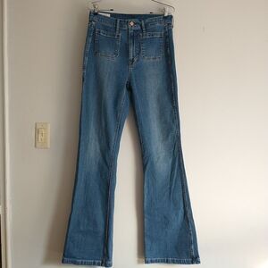 Gap 70’s Flare High Rise Jeans 29 8Tall Blue Denim Patch Pocket Festival Rodeo